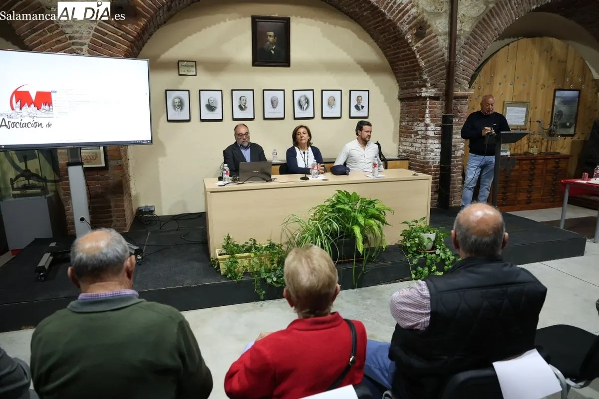 Charla debate en la Semana Cultural de la Asociación de Jubilados de la Fábrica de Mirat