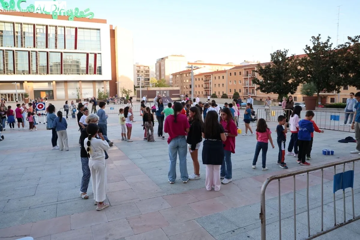 Verbena en la plaza de la Concordia por las fiestas de Salesas y Labradores. Foto: David Sañudo