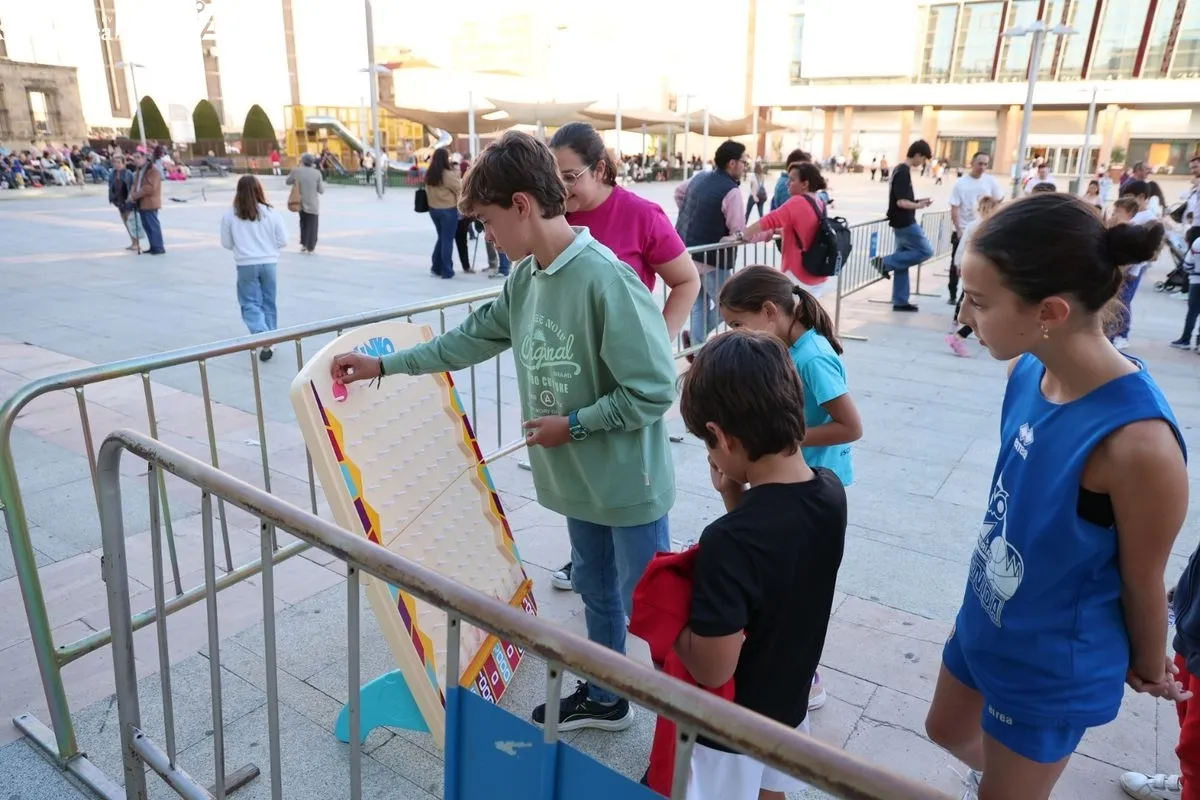 Verbena en la plaza de la Concordia por las fiestas de Salesas y Labradores. Foto: David Sañudo