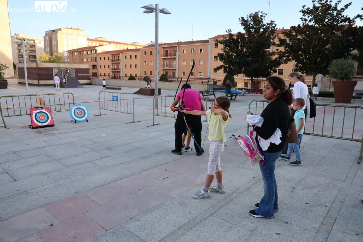 Verbena en la plaza de la Concordia por las fiestas de Salesas y Labradores. Foto: David Sañudo