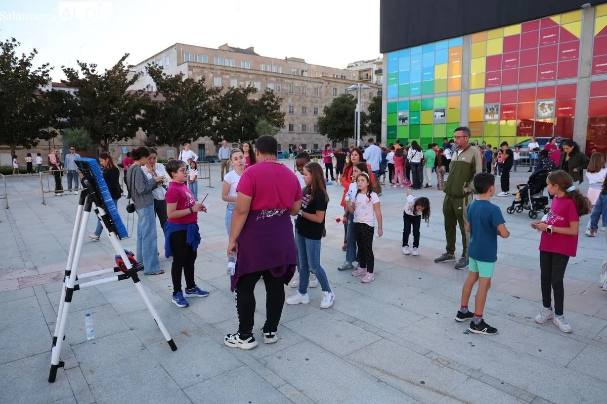 Verbena en la plaza de la Concordia por las fiestas de Salesas y Labradores. Foto: David Sañudo