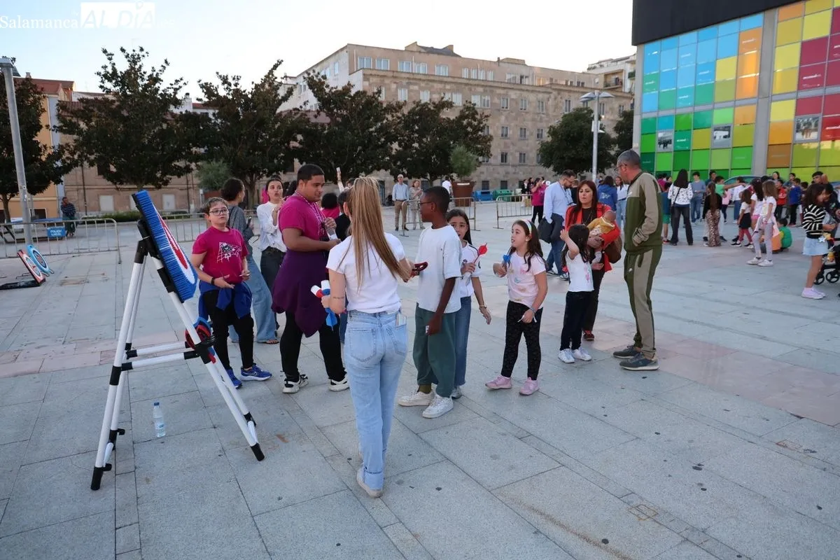 Verbena en la plaza de la Concordia por las fiestas de Salesas y Labradores. Foto: David Sañudo