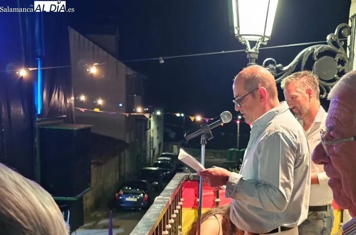Vibrante inicio de fiestas con un pregón cercano y unas peñas llenas de vitalidad 