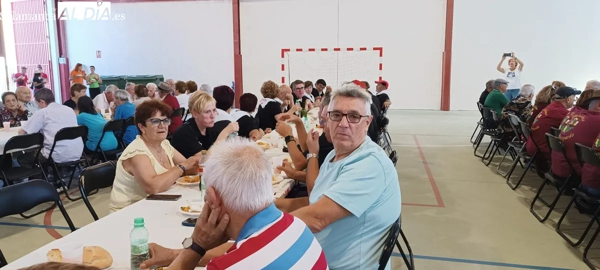 En Barruecopardo cogen fuerzas con una gran paella 