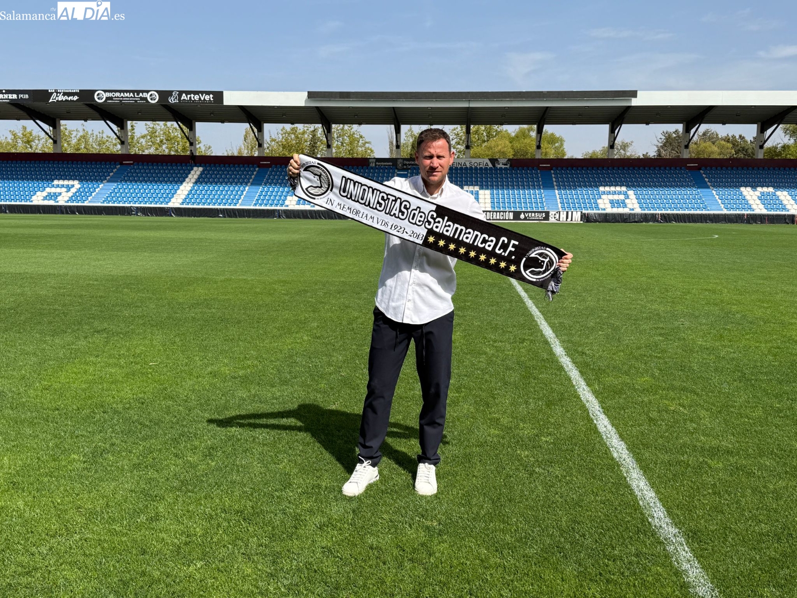 Mario Simón no aclara si dejará atrás el sistema de tres centrales en Unionistas y Antonio Paz confirma que fichó él a Oriol Riera 