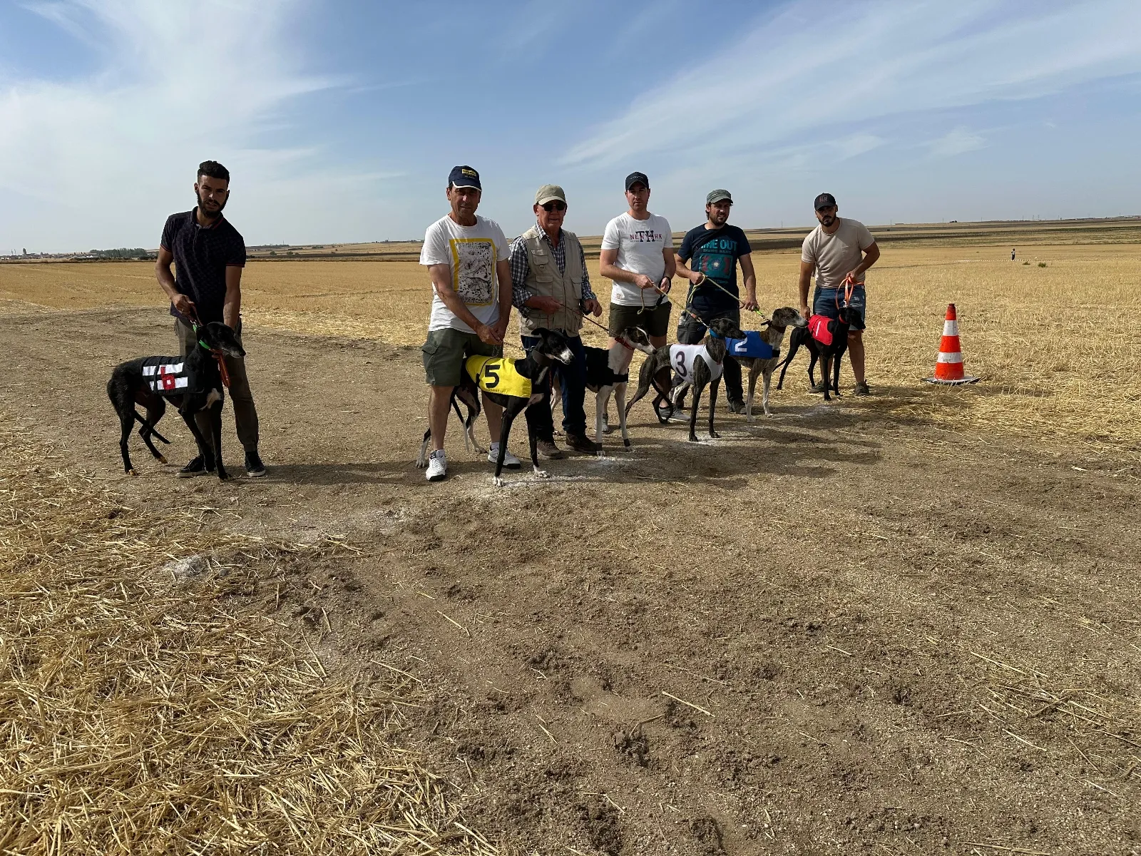 Gran éxito de participación en la II Carrera de Galgos “Ciudad de Peñaranda”