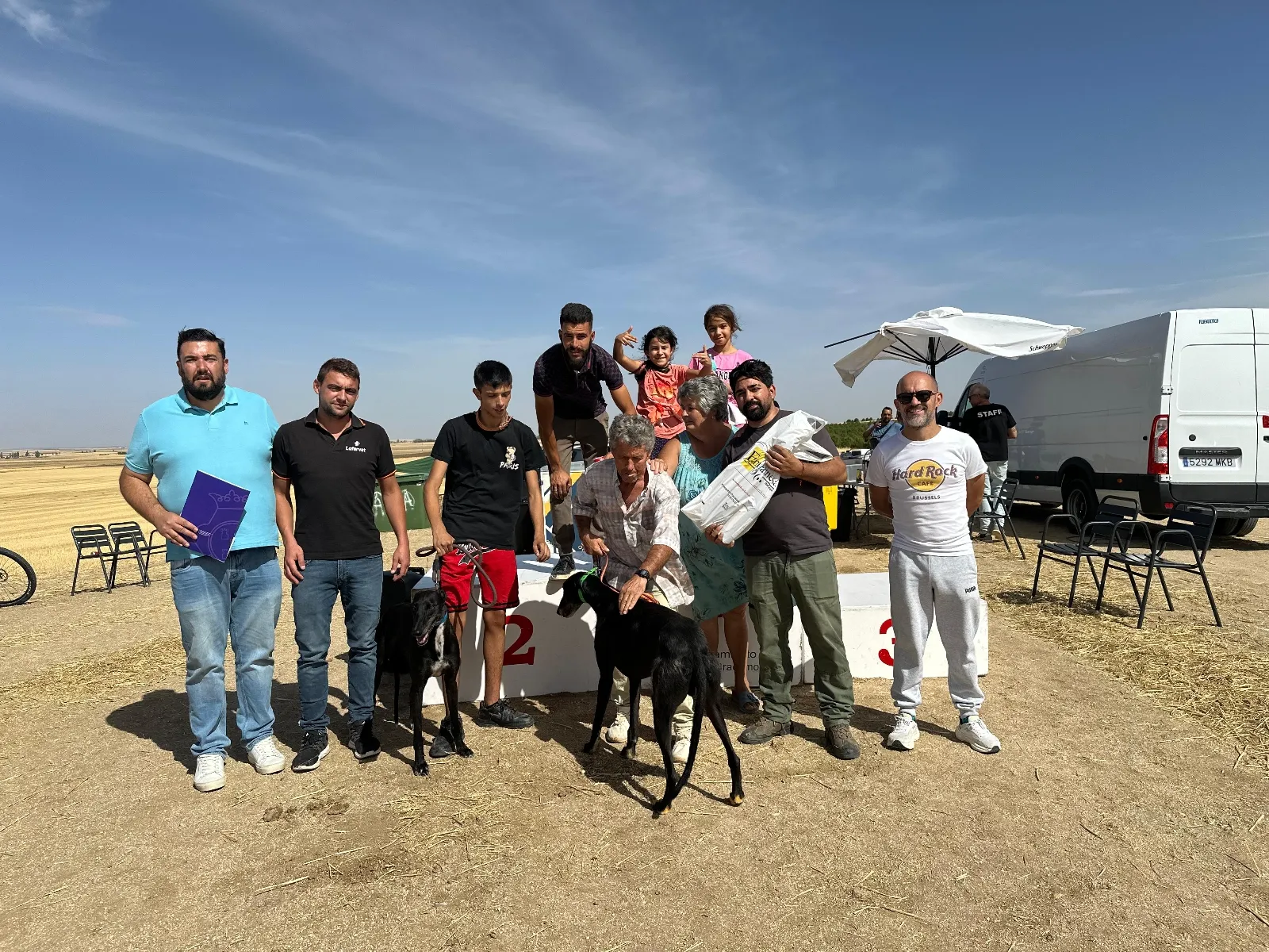Gran éxito de participación en la II Carrera de Galgos “Ciudad de Peñaranda”