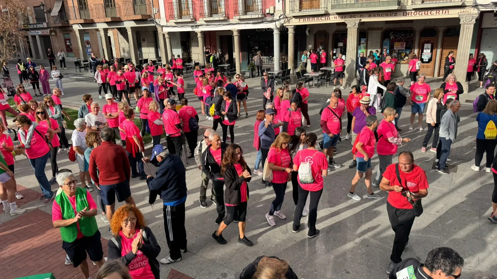 Multitudinaria marcha contra el cáncer en Peñaranda