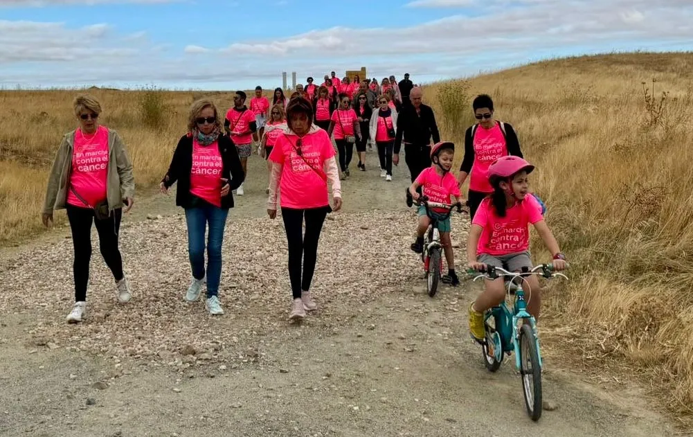 Multitudinaria marcha contra el cáncer en Peñaranda