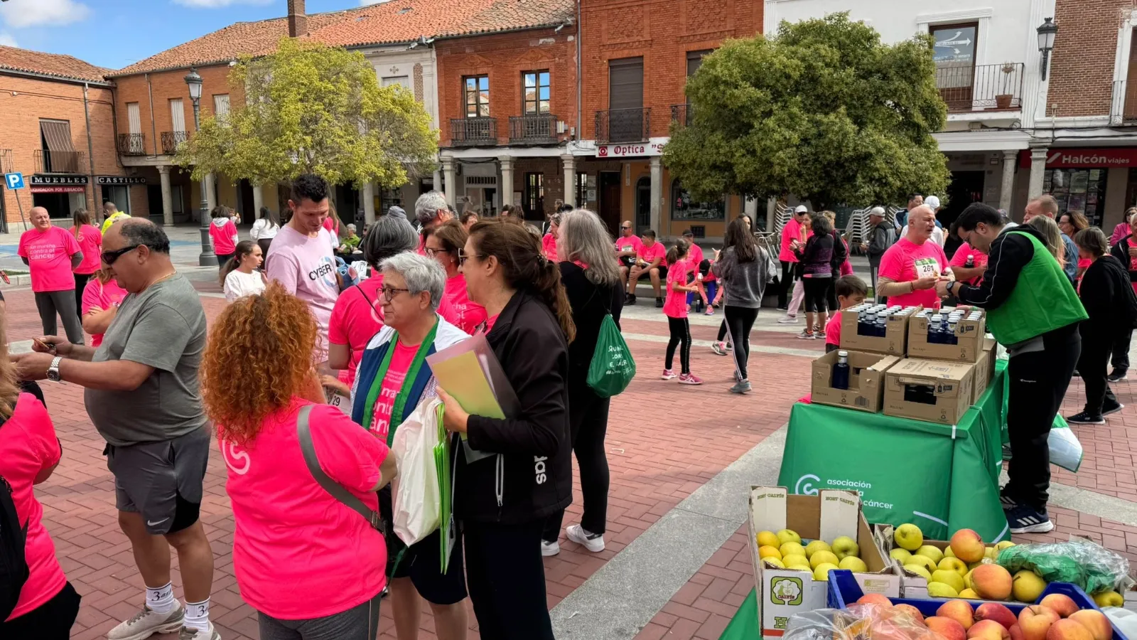 Multitudinaria marcha contra el cáncer en Peñaranda