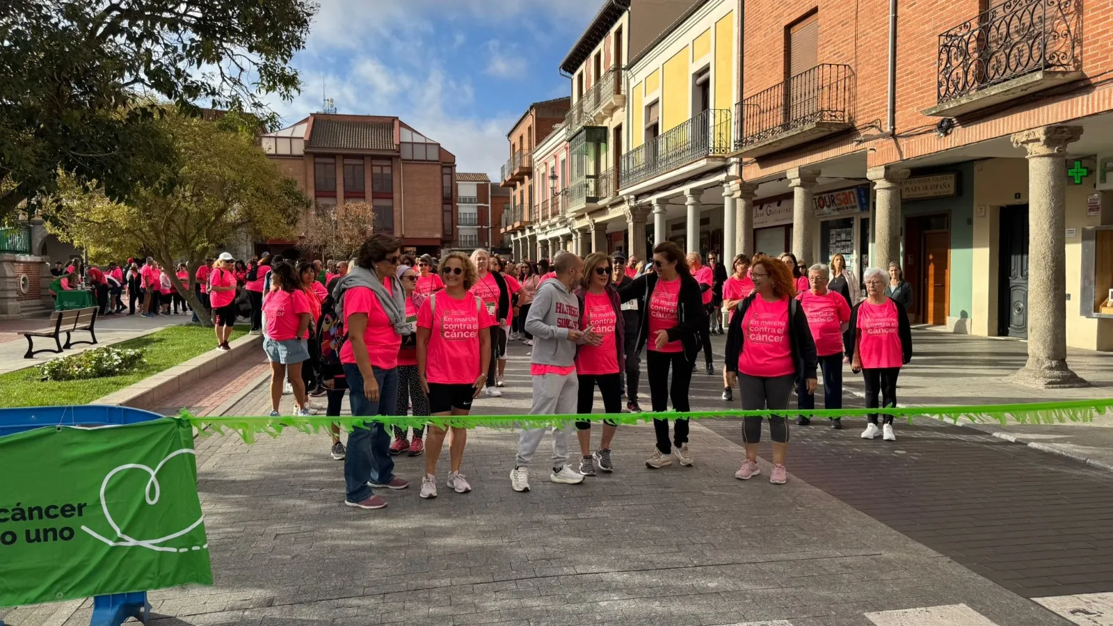 Multitudinaria marcha contra el cáncer en Peñaranda