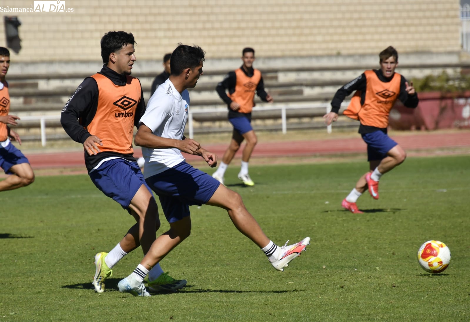 FOTOS | Adiós al esquema con tres centrales: Jorge García ensaya en el Salamanca UDS con el 4-4-2 y el 4-3-3