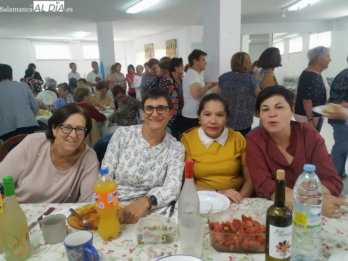 Asociación Mujeres Lumbrales inicia curso con paella y actos