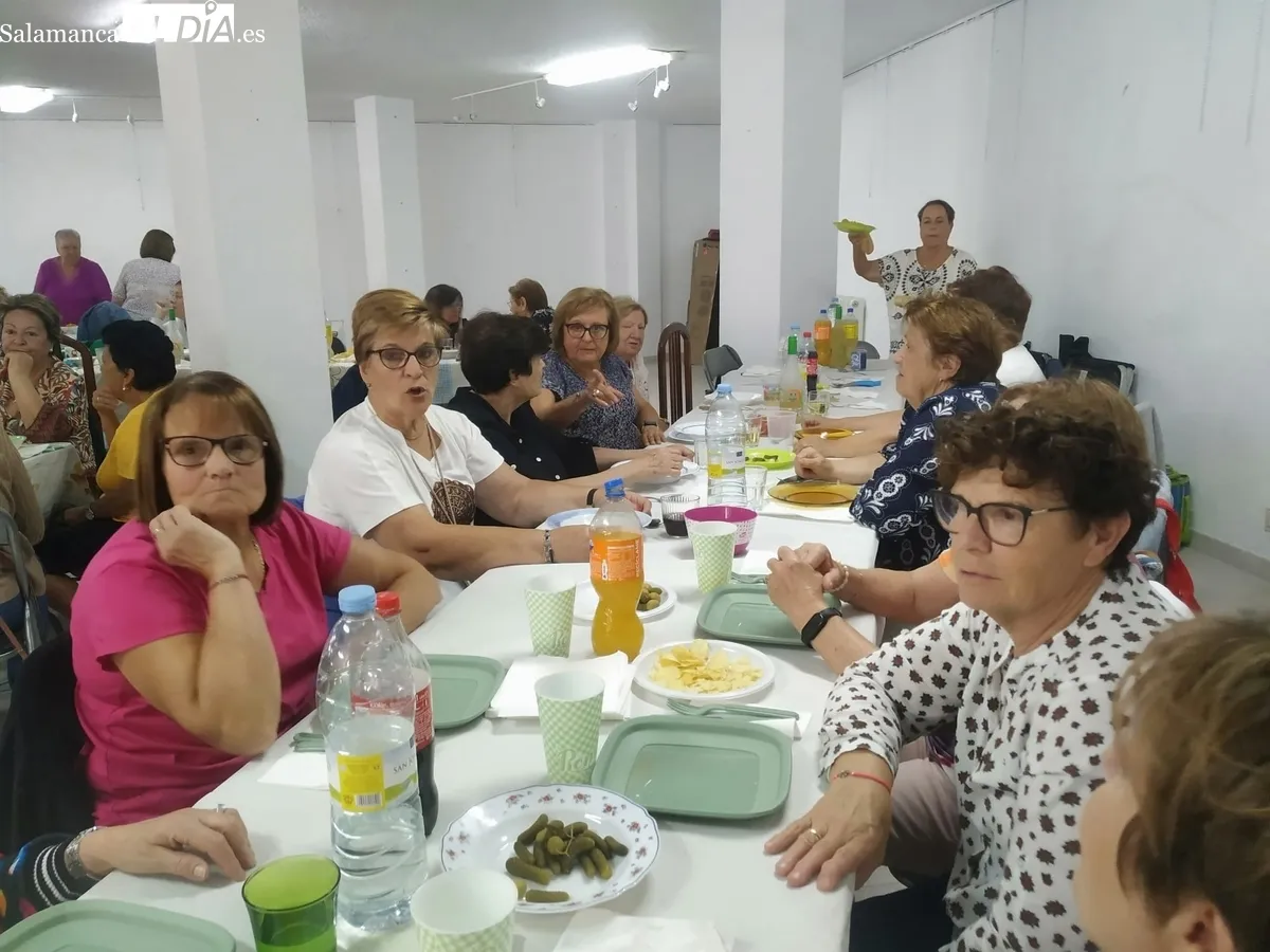 La Asociación de Mujeres de Lumbrales comienza el nuevo curso de actividades con la convivencia anual 