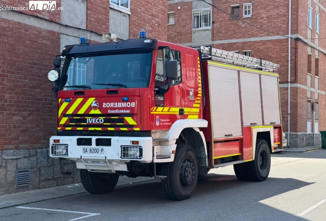 Bomberos rescatan a un bebé encerrado en un coche en Salamanca