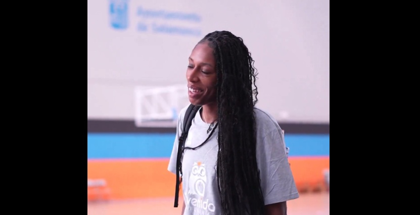 Khaidijiah Cave ya está en Salamanca y se suma a sus nuevas compañeras del Perfumerías Avenida