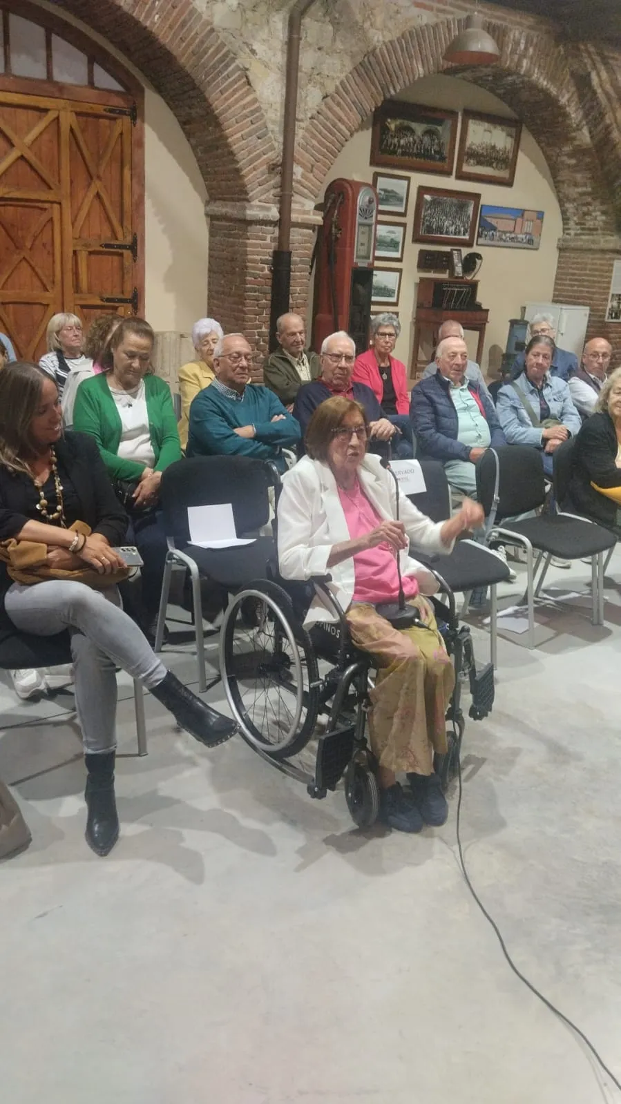 Foto 2 - Expertos en medicina y cultura protagonizan la Semana Cultural de la Asociaci&oacute;n de Jubilados de Mirat