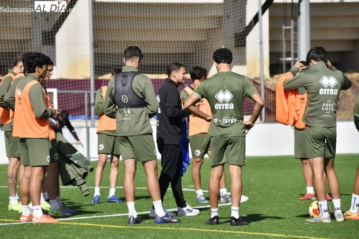 Entrenamiento de Unionistas de este miércoles en el Anexo Reina Sofía. Foto SALAMANCArtv AL DÍA