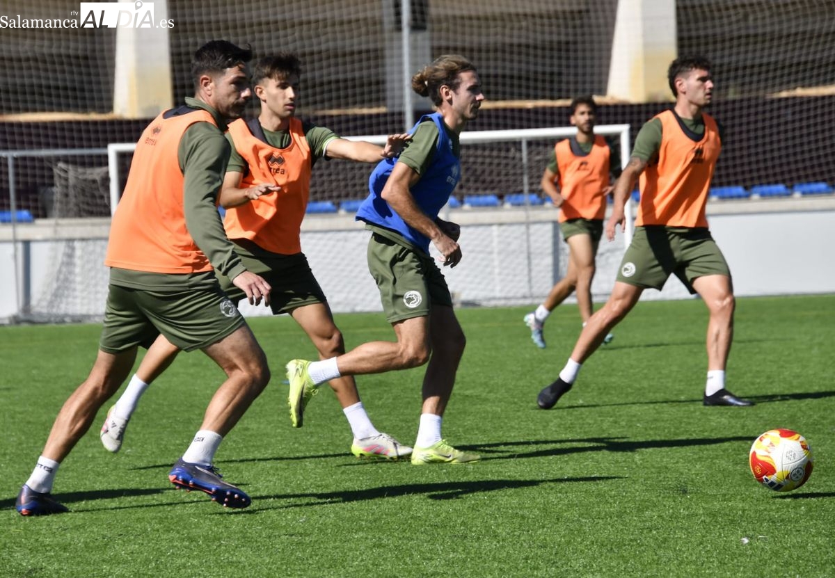 Aarón Piñán vuelve a entrenar con Unionistas y ya tiene fecha de alta