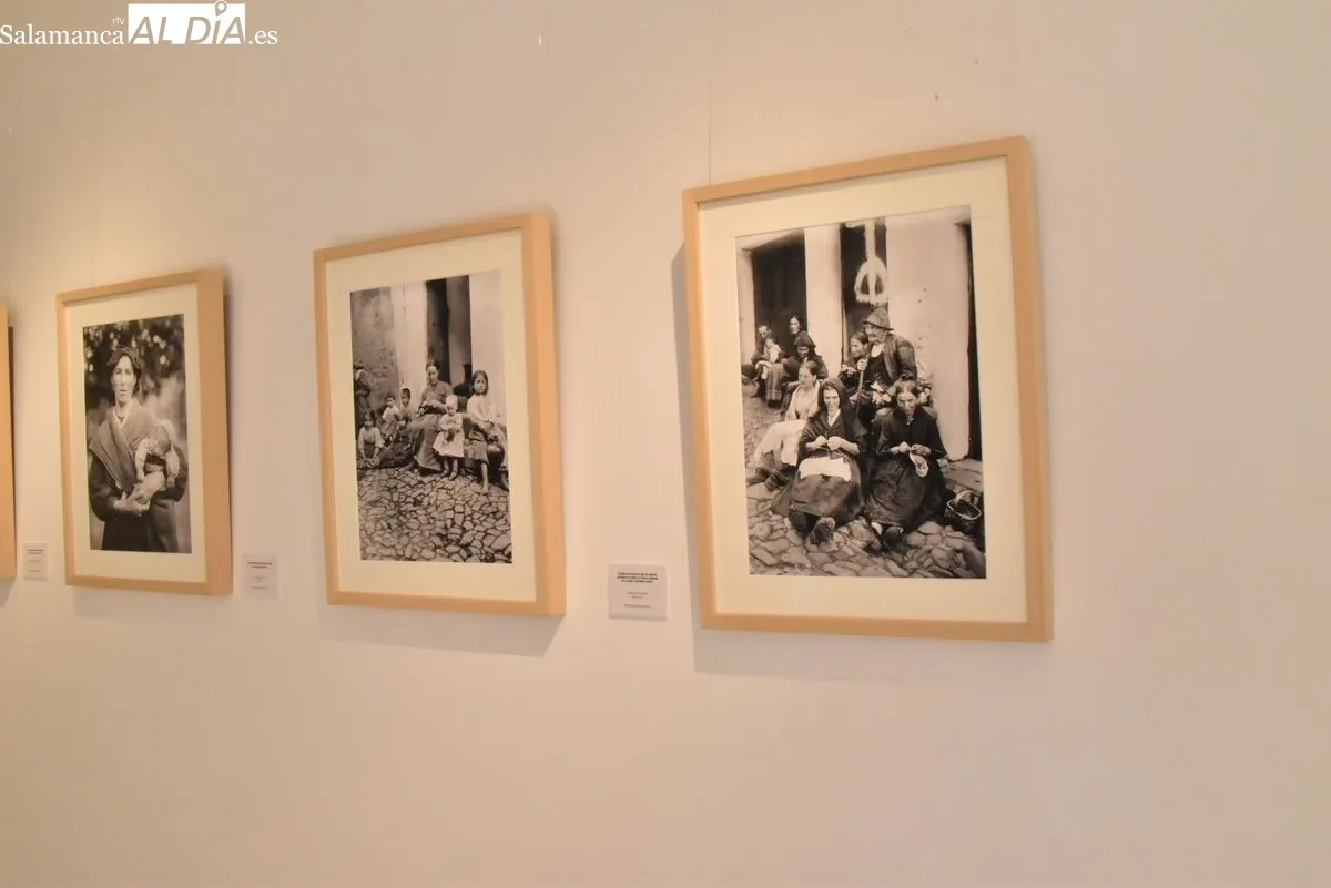 La exposición 'Vestir el barro' salda una 