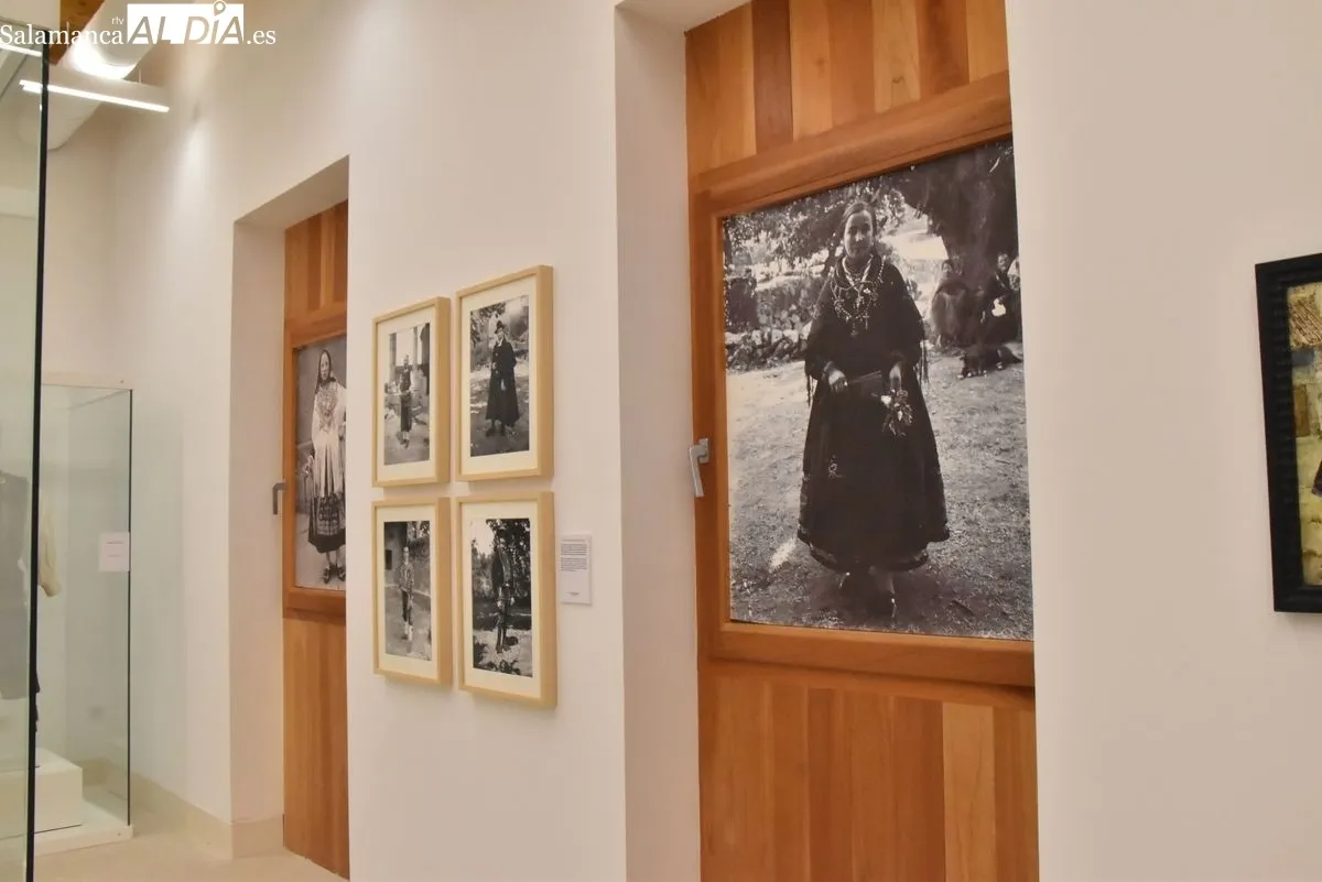 La exposición 'Vestir el barro' salda una 