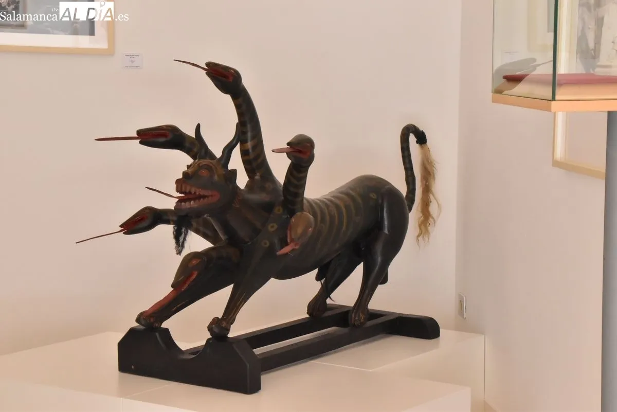 La exposición 'Vestir el barro' salda una 