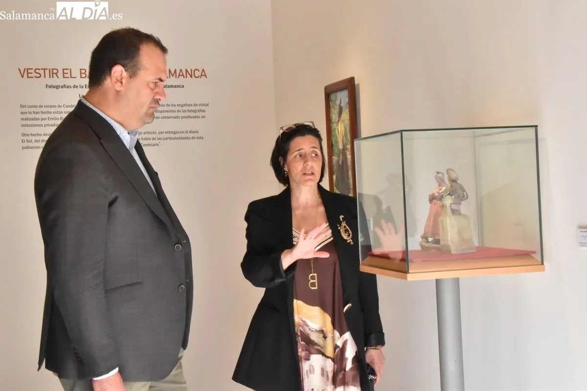 La exposición 'Vestir el barro' salda una 
