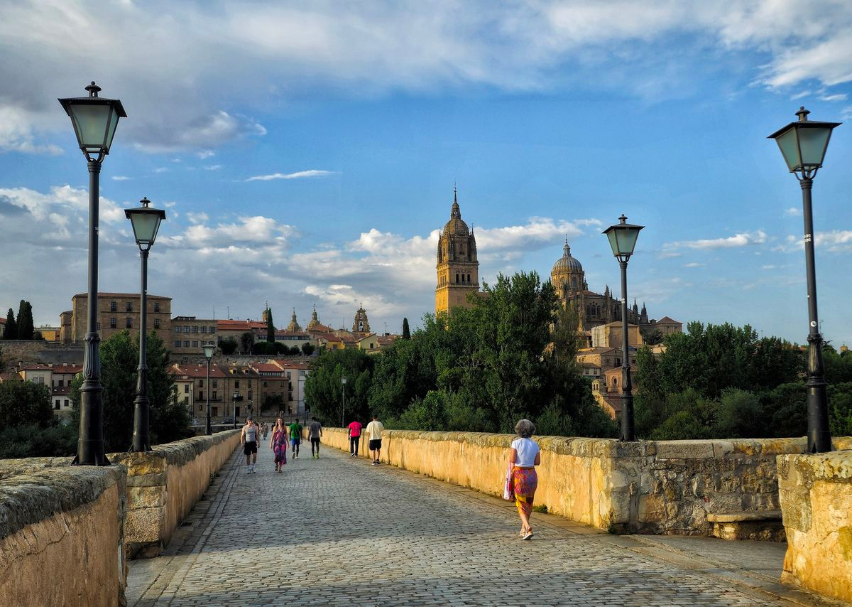 Puente Romano y Catedral de Salamanca