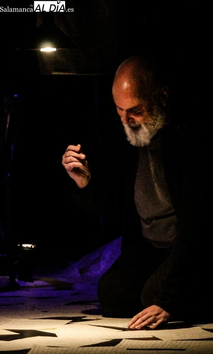Representación de 'Carta al padre' por la compañía La Presa Teatro