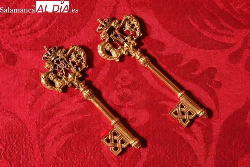 Foto 7 - La Orden del Carmelo Descalzo obsequia al rey Felipe VI con la llave real del sepulcro de santa Teresa