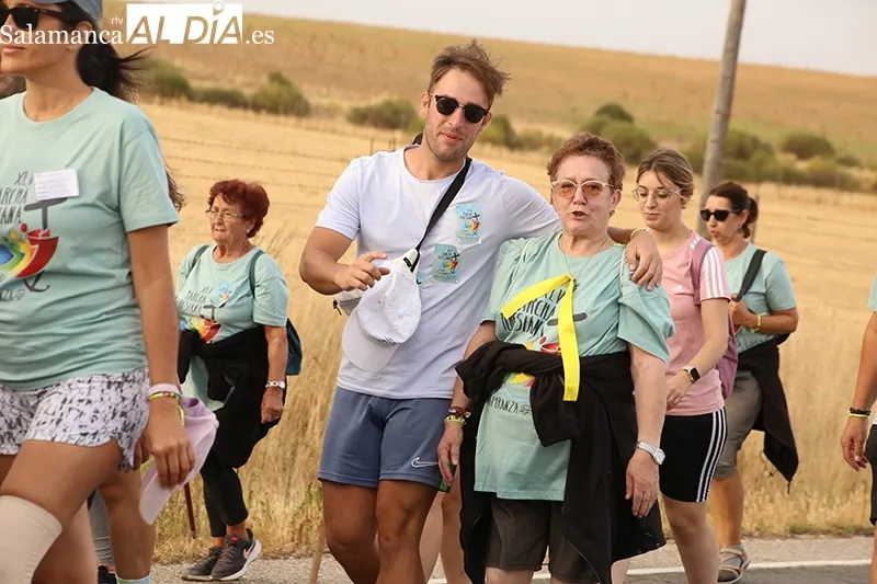 Foto 10 - Emoci&oacute;n y compromiso en la Cuesta Hijosa: la Marcha Teresiana 2025 alcanza su meta en Alba