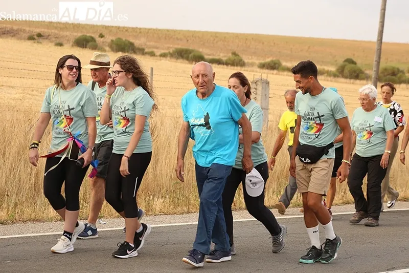 Foto 5 - Emoci&oacute;n y compromiso en la Cuesta Hijosa: la Marcha Teresiana 2025 alcanza su meta en Alba
