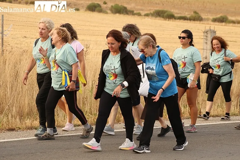 Foto 3 - Emoci&oacute;n y compromiso en la Cuesta Hijosa: la Marcha Teresiana 2025 alcanza su meta en Alba