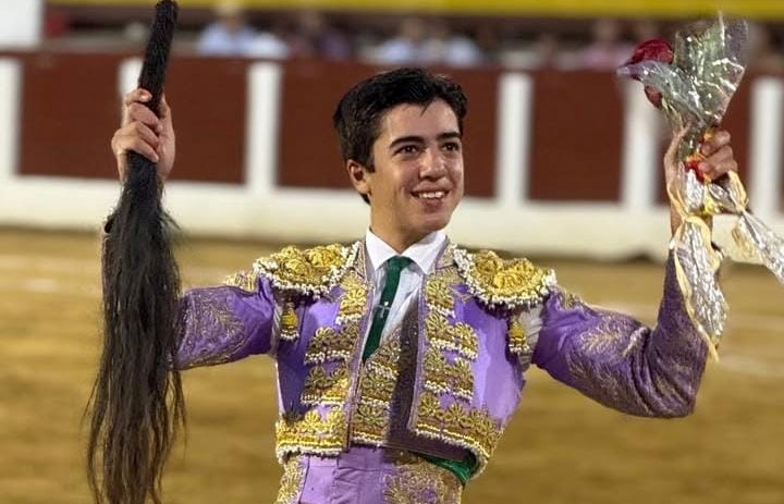 Vox reclama a Marco Pérez en Carnaval y eliminar la figura del comisionista en la compra de los toros