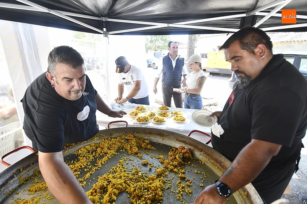 Paella popular en Aldehuela de Yeltes/ Fotos: Adrián M.Pastor
