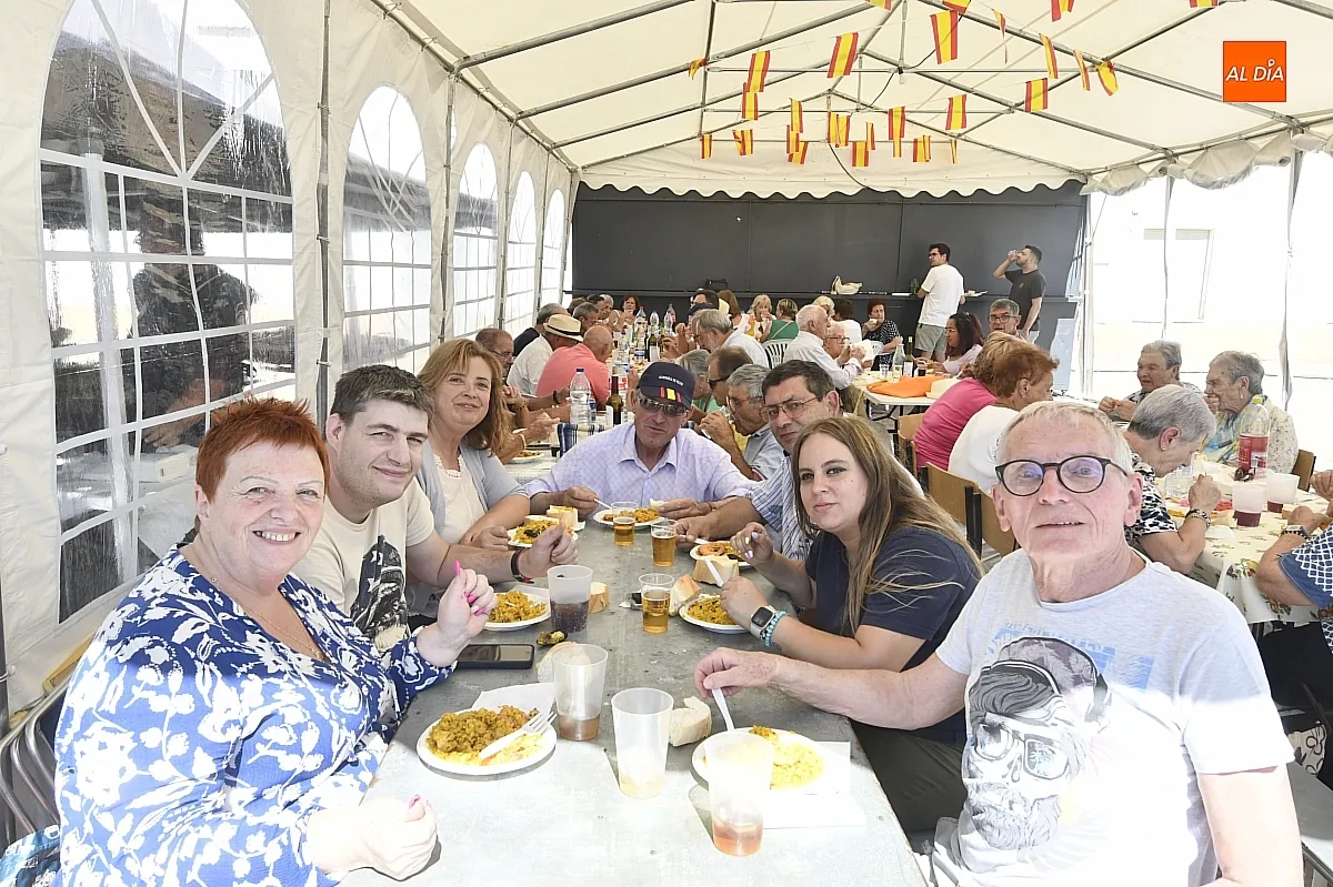Paella popular en Aldehuela de Yeltes/ Fotos: Adrián M.Pastor