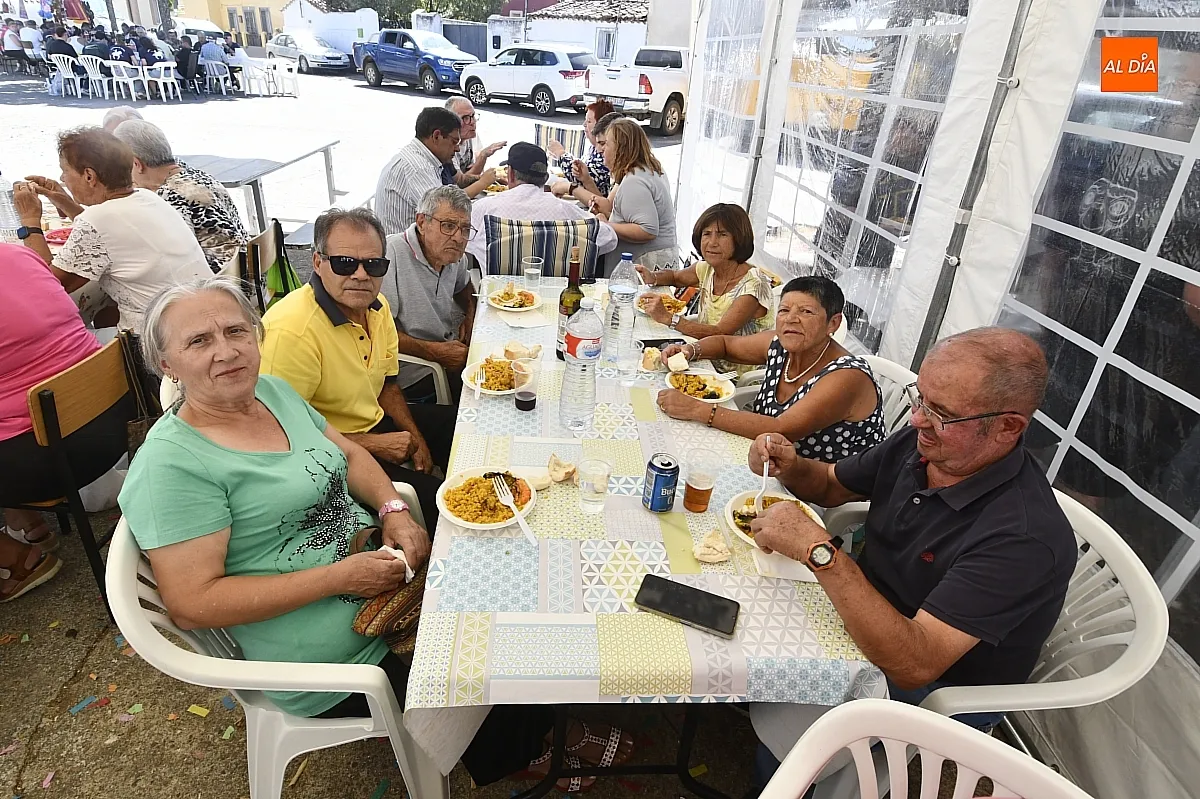 Paella popular en Aldehuela de Yeltes/ Fotos: Adrián M.Pastor