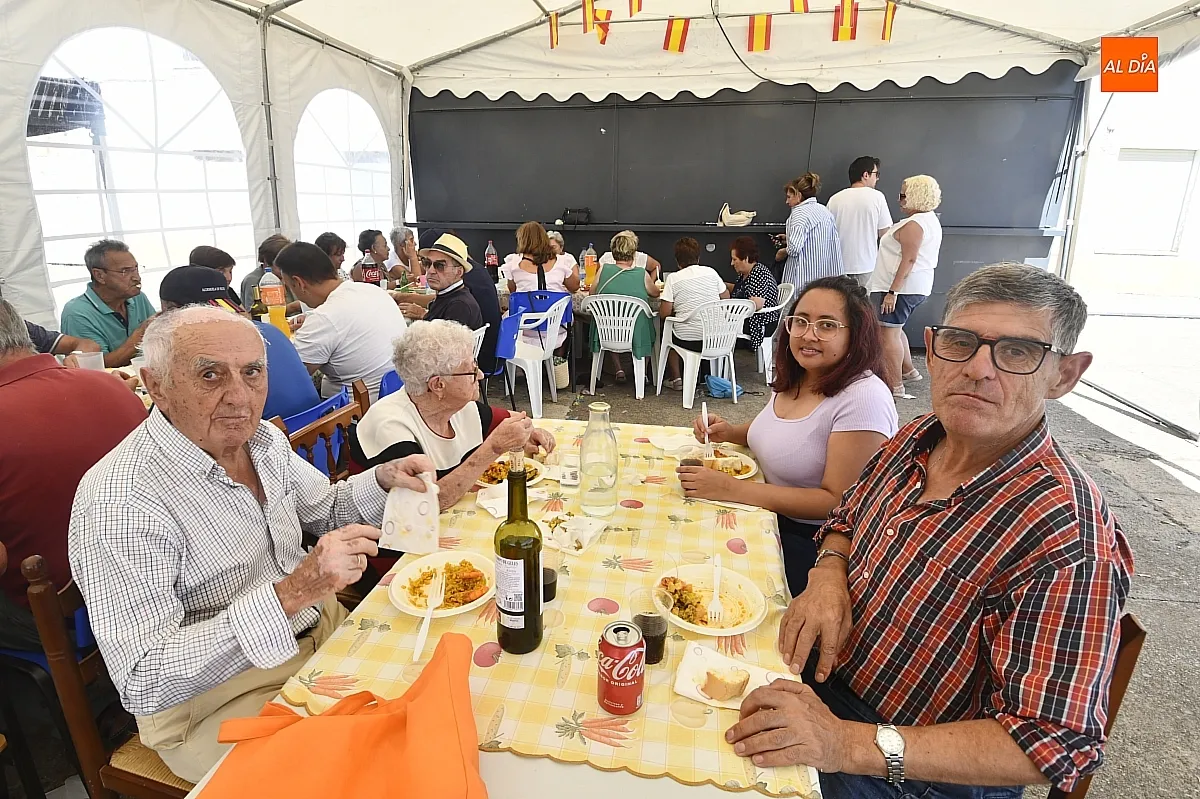Paella popular en Aldehuela de Yeltes/ Fotos: Adrián M.Pastor