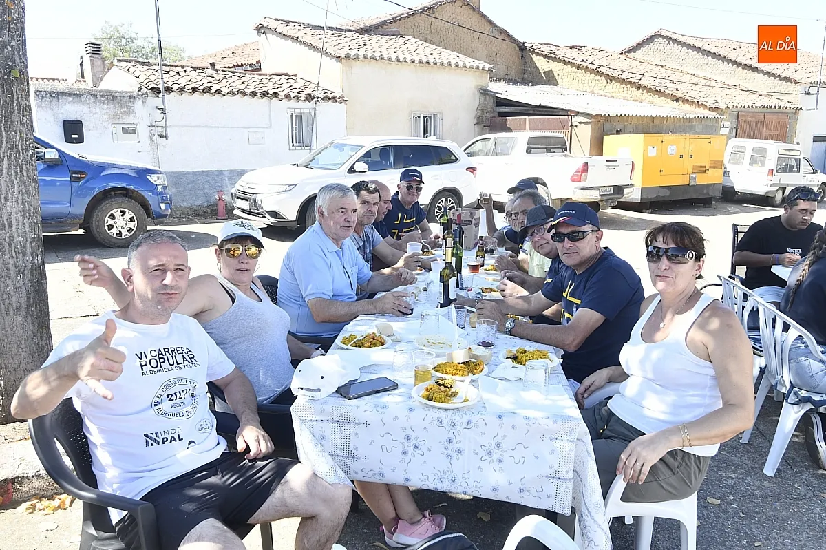 Paella popular en Aldehuela de Yeltes/ Fotos: Adrián M.Pastor