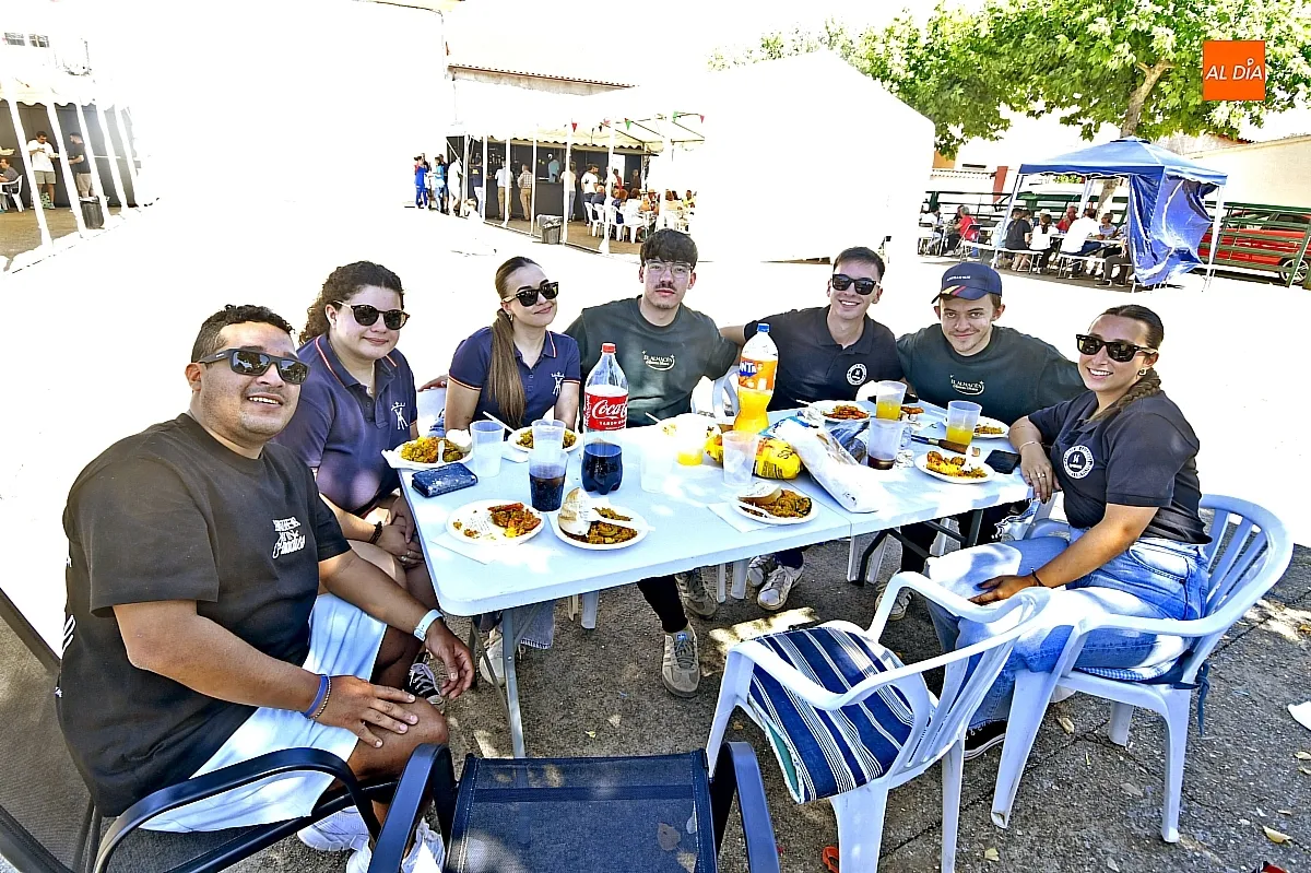 Paella popular en Aldehuela de Yeltes/ Fotos: Adrián M.Pastor