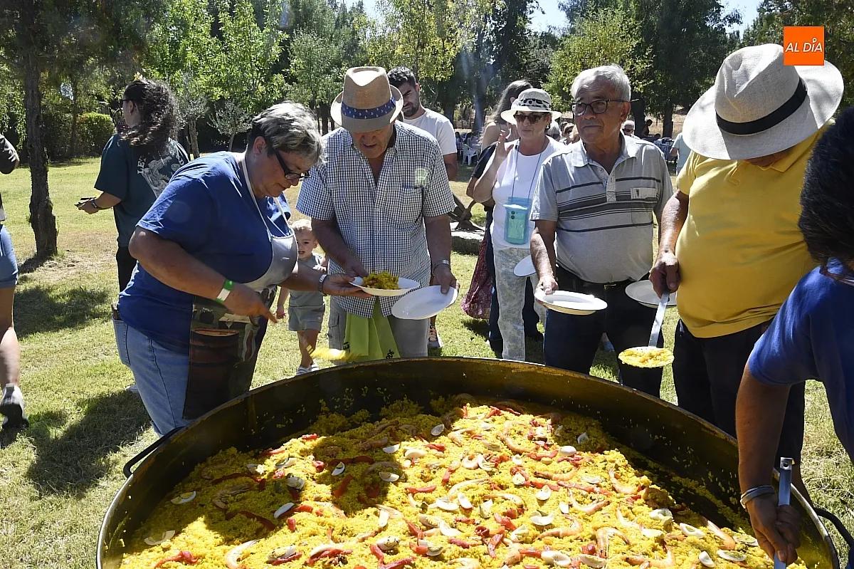 Paella popular en Diosleguarde/ Fotos: Adrián M.Pastor