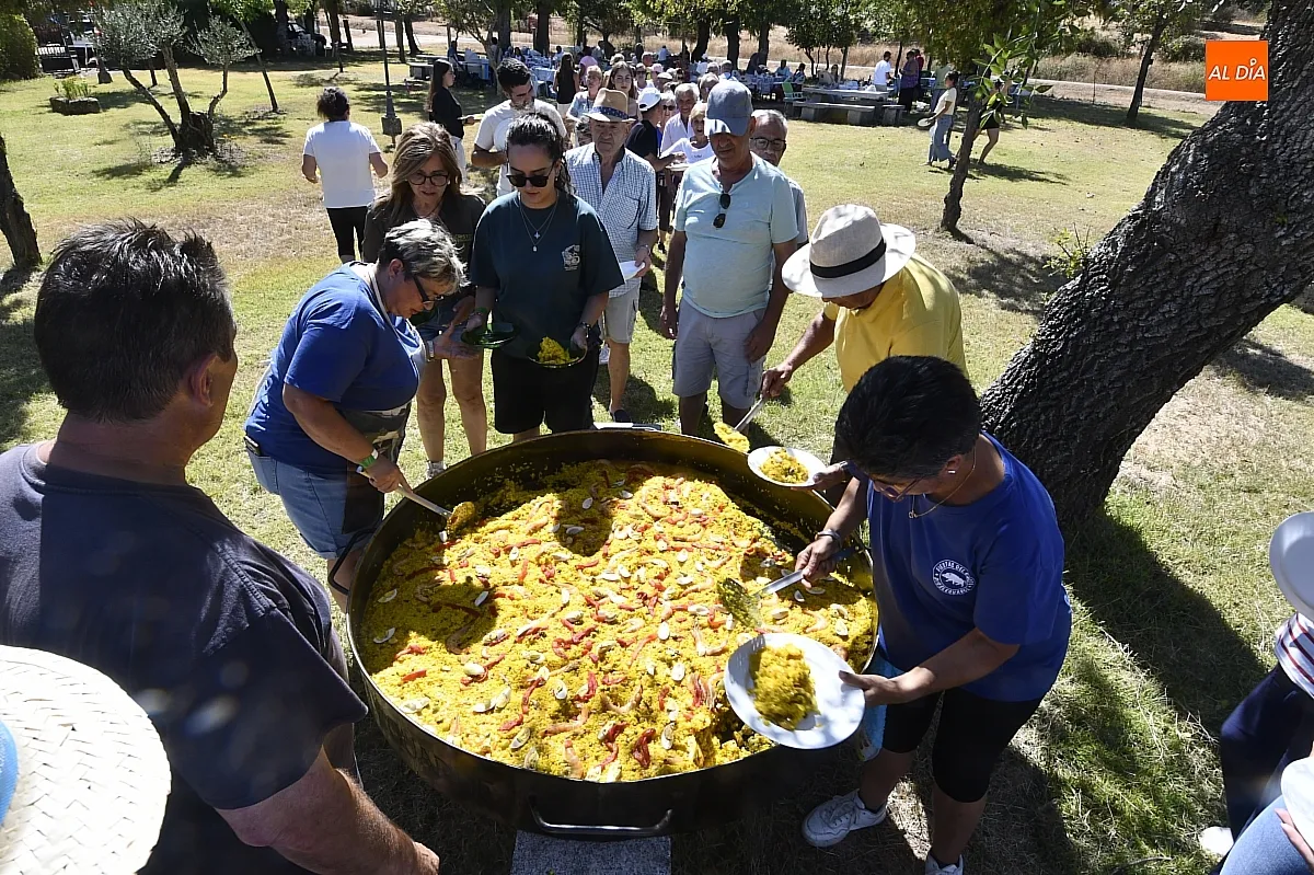 Paella popular en Diosleguarde/ Fotos: Adrián M.Pastor