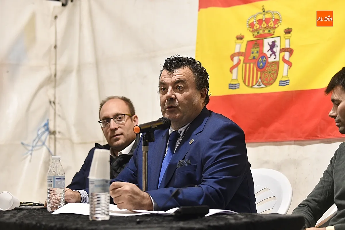 Foto 11 - Paco Ca&ntilde;amero ensalza la &ldquo;nobleza, fuerza y valor&rdquo; que guarda Pedrotoro &ldquo;en cada casa y cada vecino&rdquo;