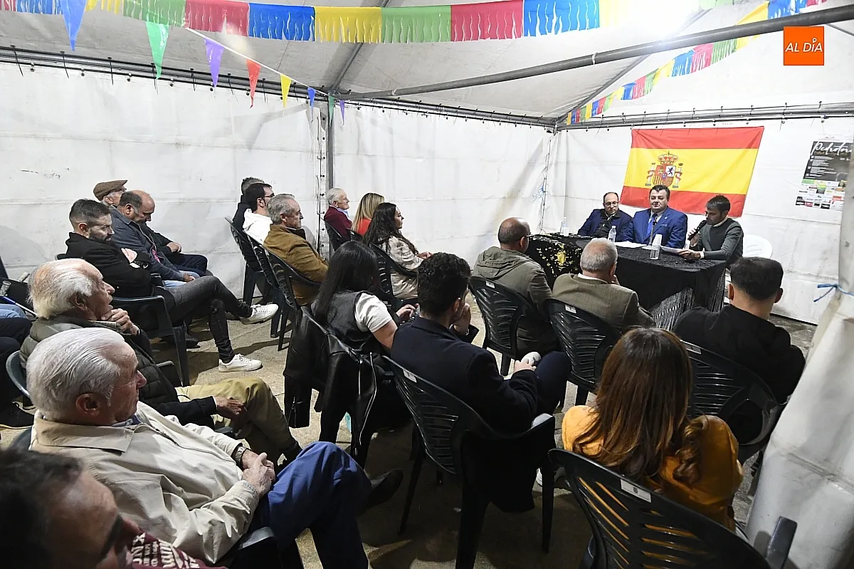 Foto 5 - Paco Ca&ntilde;amero ensalza la &ldquo;nobleza, fuerza y valor&rdquo; que guarda Pedrotoro &ldquo;en cada casa y cada vecino&rdquo;