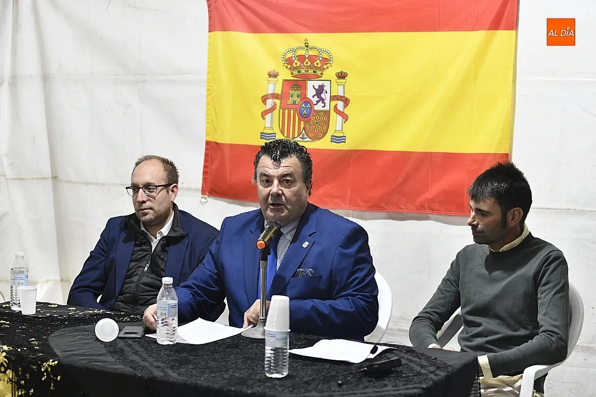 Foto 9 - Paco Ca&ntilde;amero ensalza la &ldquo;nobleza, fuerza y valor&rdquo; que guarda Pedrotoro &ldquo;en cada casa y cada vecino&rdquo;