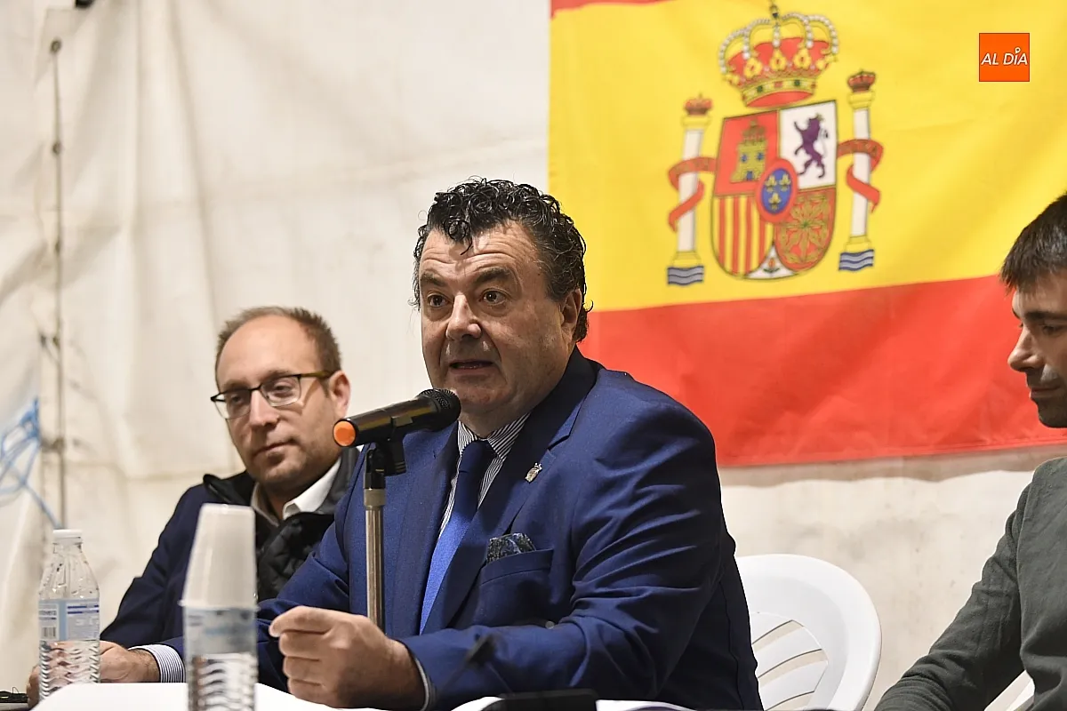 Foto 10 - Paco Ca&ntilde;amero ensalza la &ldquo;nobleza, fuerza y valor&rdquo; que guarda Pedrotoro &ldquo;en cada casa y cada vecino&rdquo;