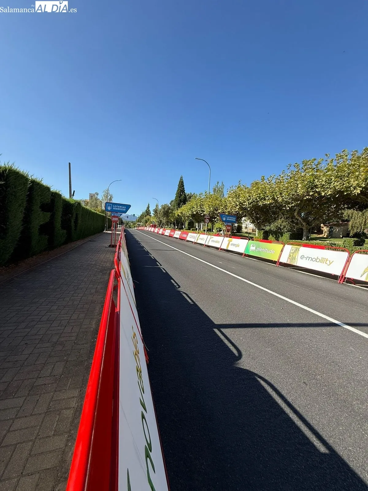 Preparativos en Guijuelo para la llegada de la Vuelta. Foto de Carlos Cuervo