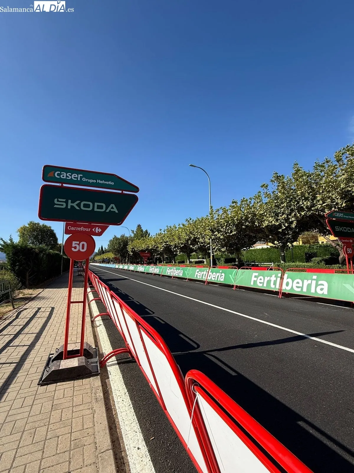 Preparativos en Guijuelo para la llegada de la Vuelta. Foto de Carlos Cuervo