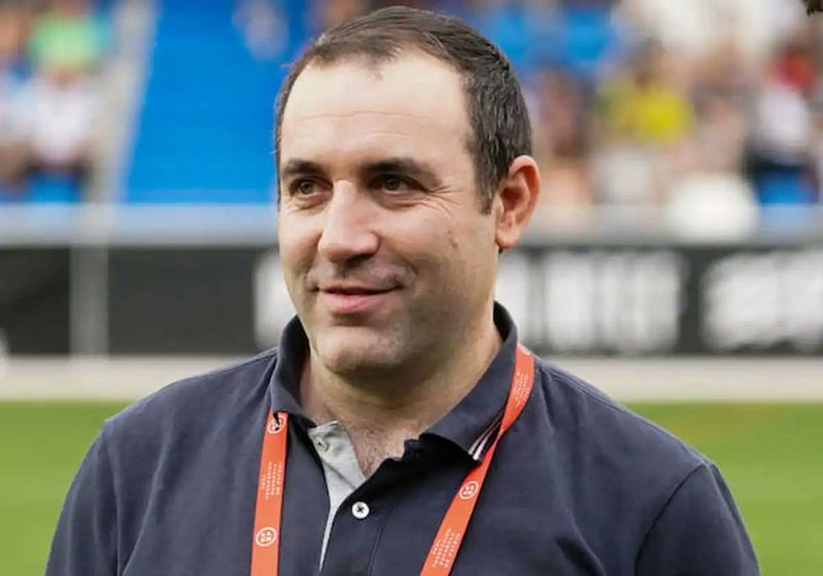 Pescador explica la salida de Riera y el fichaje de Simón en Unionistas