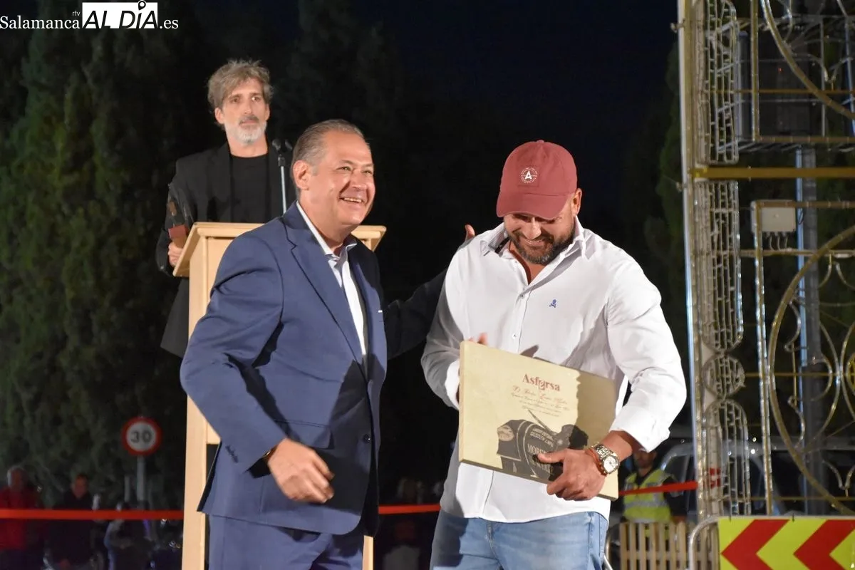 Emocionante encendido de la iluminación de La Aldehuela con Godofredo García | FOTOS: Miguel González